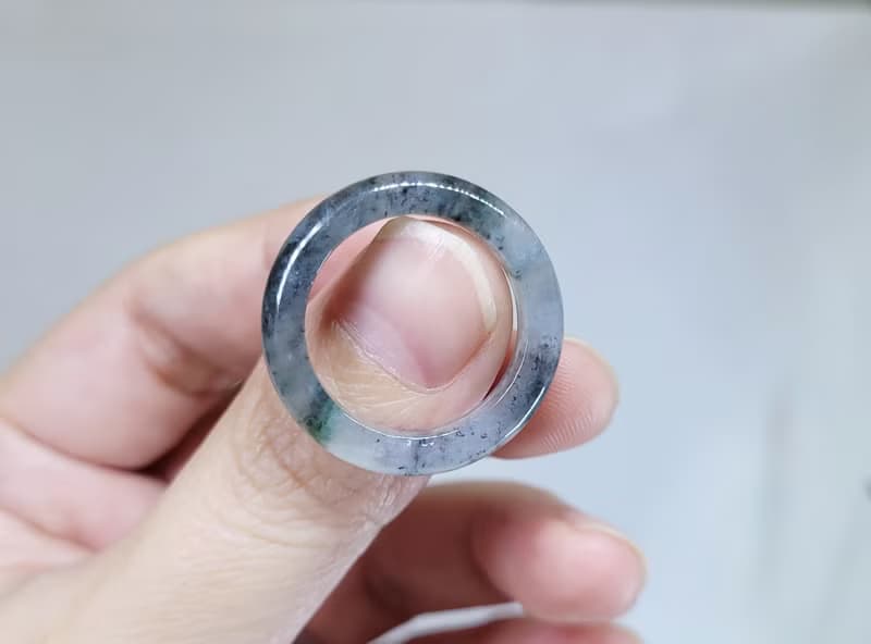 【親翠】天然翡翠 冰炸烏雞綠潮黑手指鐲16號戒圈E款 畢業禮物