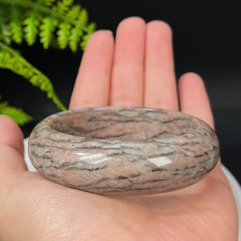 獨特長石手鐲57MM 玉化高瓷星光 肉紅色飄綠 小寬條景鐲 增強毅力