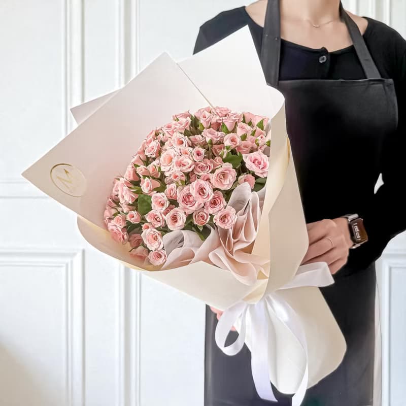 愛在浪漫巴黎迷你玫瑰鮮花花束