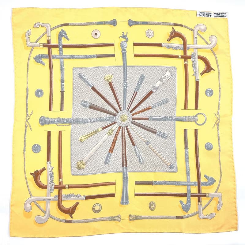 【日本直送 中古美品】エルメス HERMES カレ 45 プチカレ スカーフ CANNES & POMMEAUX ステッキ柄 正方形 シルク100% イエロー