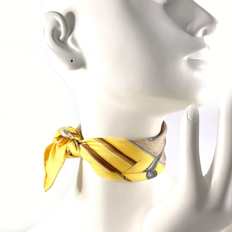 【日本直送 中古美品】エルメス HERMES カレ 45 プチカレ スカーフ CANNES & POMMEAUX ステッキ柄 正方形 シルク100% イエロー