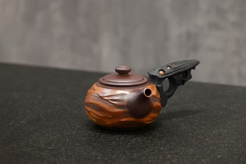 | 160cc | 柴燒造型側把茶壺 茶壺 柴燒壺【臻麟陶藝】