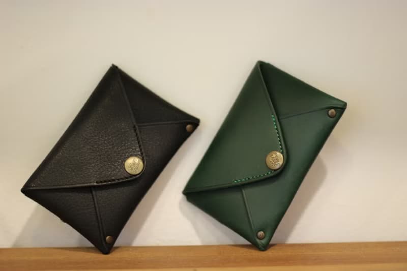 leather button - black