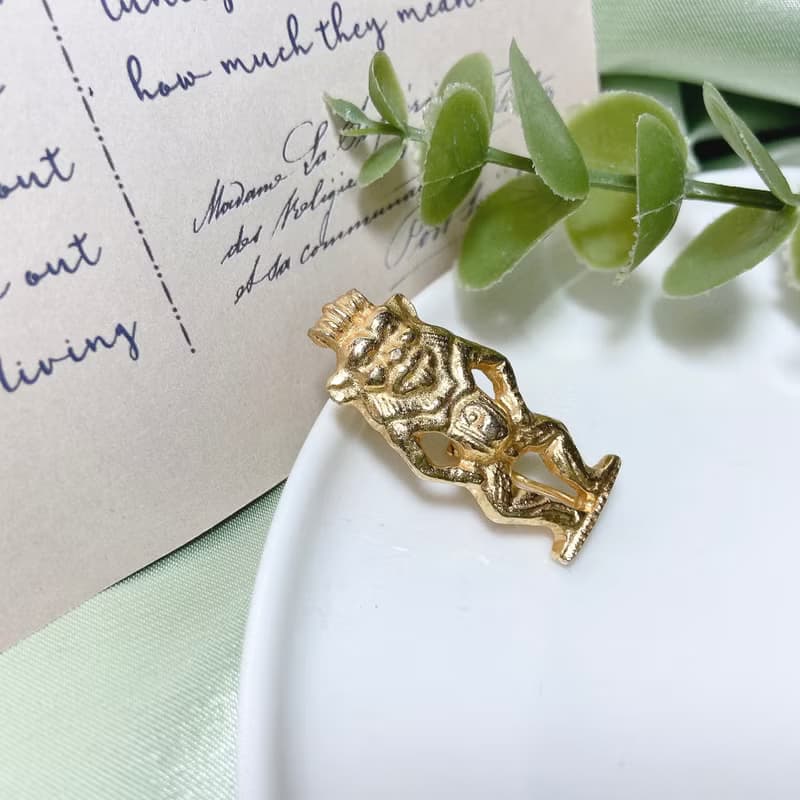 【西洋古董飾品】可愛猴子紋理細膩刻畫 精美金色 胸章 胸針