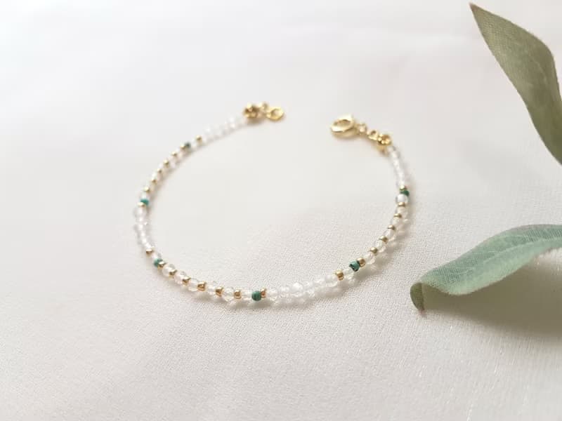 漂浮 ‧ 綠松石 白水晶 串珠 細手環 12月誕生石