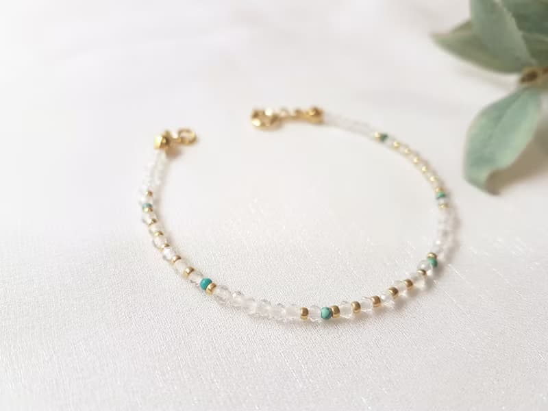 漂浮 ‧ 綠松石 白水晶 串珠 細手環 12月誕生石