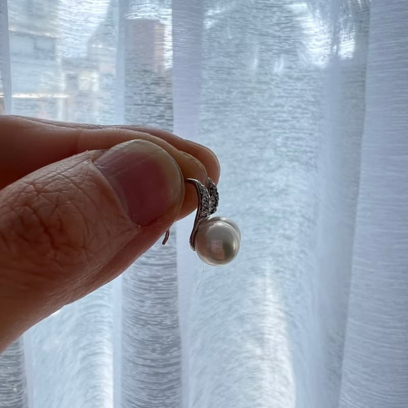 優雅垂墜天然淡水珍珠耳環