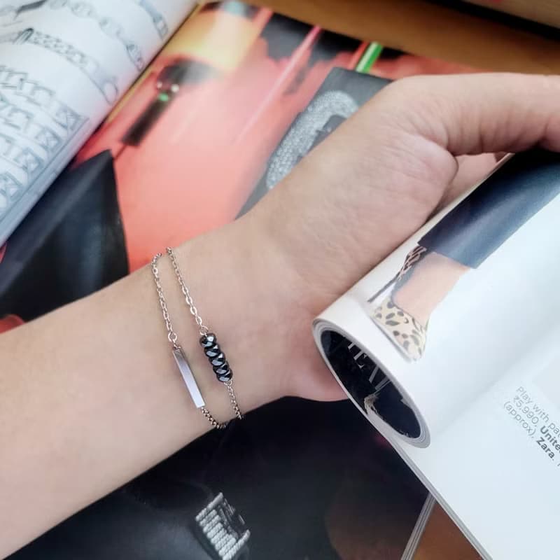 深夜邂逅。黑膽石簡約直條造型白鋼手鍊