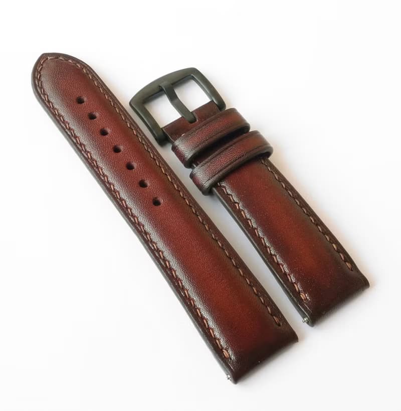 經典的手錶表帶。顏色 桃花心木。所有尺寸。