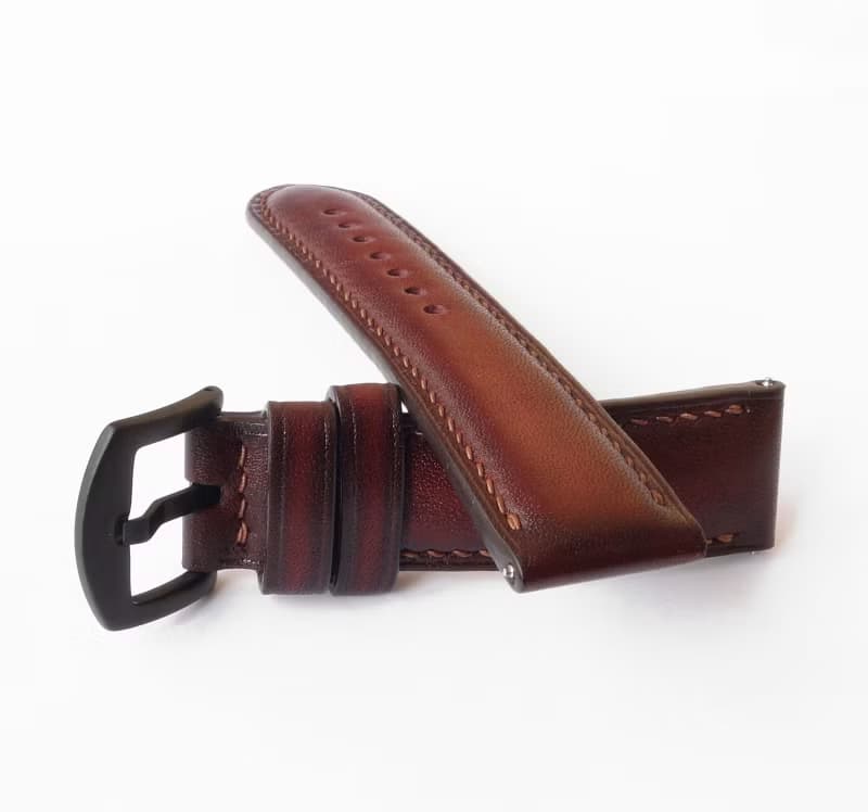 經典的手錶表帶。顏色 桃花心木。所有尺寸。