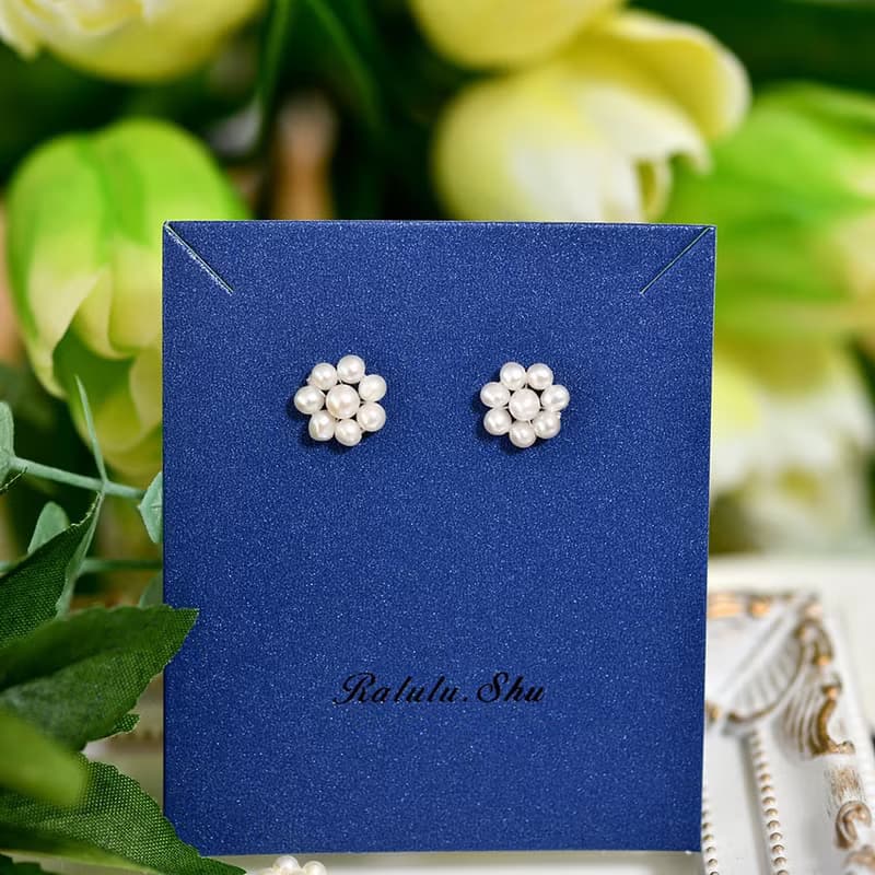幸せを運んでくれる 淡水パール フラワーのスタッドピアス イヤリング 6月誕生石