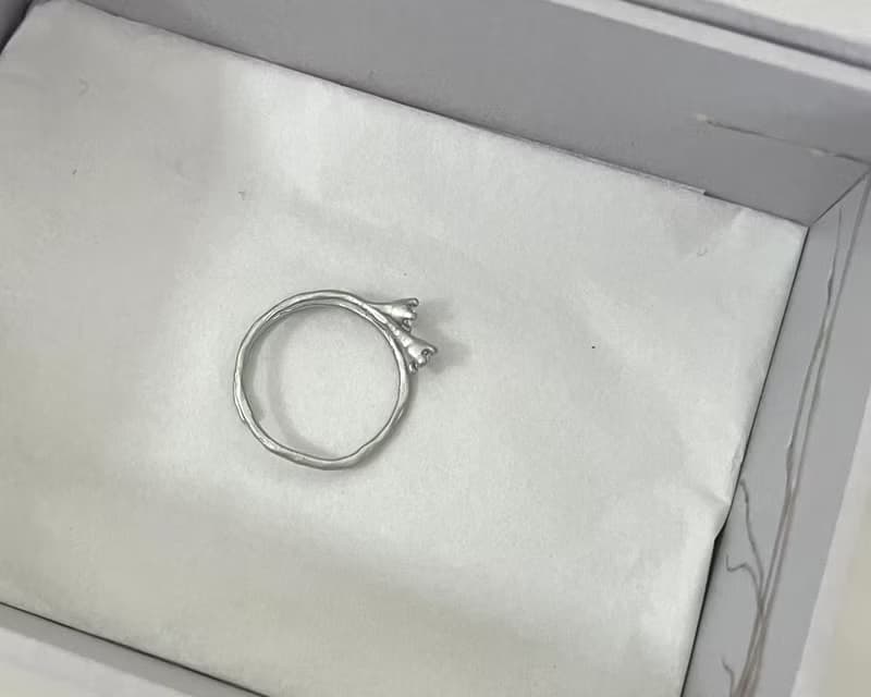 Little Mollis Ring (White Topaz) sand blast finishing