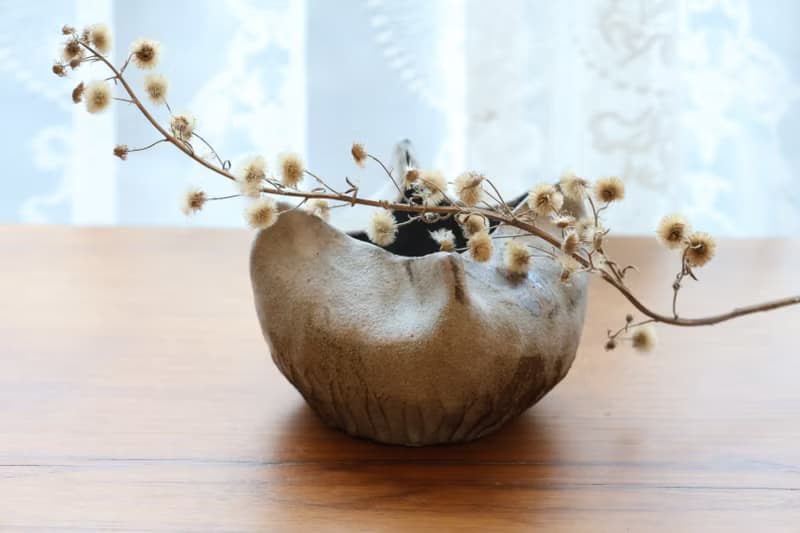 【喬遷禮物】美國進口土手捏造型乾花器白釉質感詫寂風收納置物桶