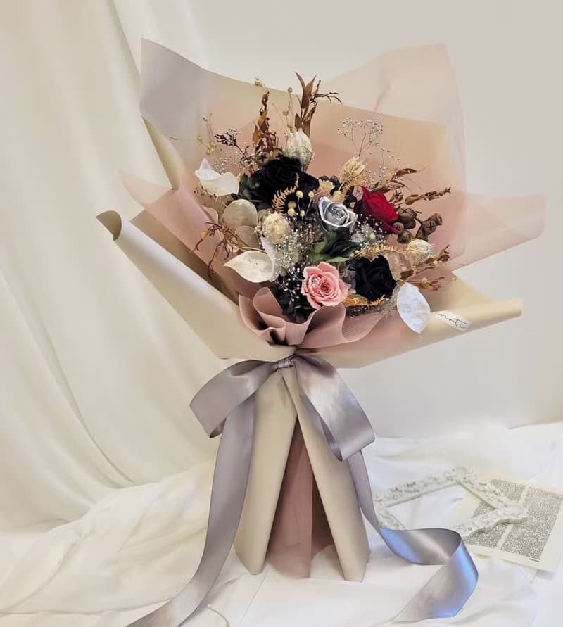 典雅奶茶粉玫瑰花束 不凋花 永生花 乾燥花 情人節花束 求婚花束