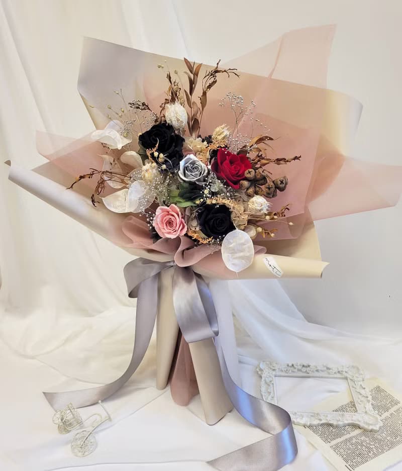 典雅奶茶粉玫瑰花束 不凋花 永生花 乾燥花 情人節花束 求婚花束