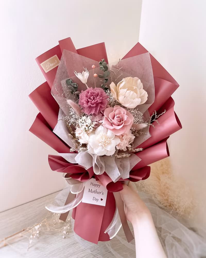 康乃馨花束 l 母親節花束 心型包裝 日本永生康乃馨 附贈花束提袋