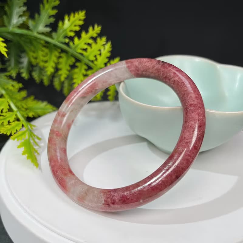 福利款 深玫粉薔薇輝手鐲58MM 水潤玉化閃片桃花玉手環 冷靜信心