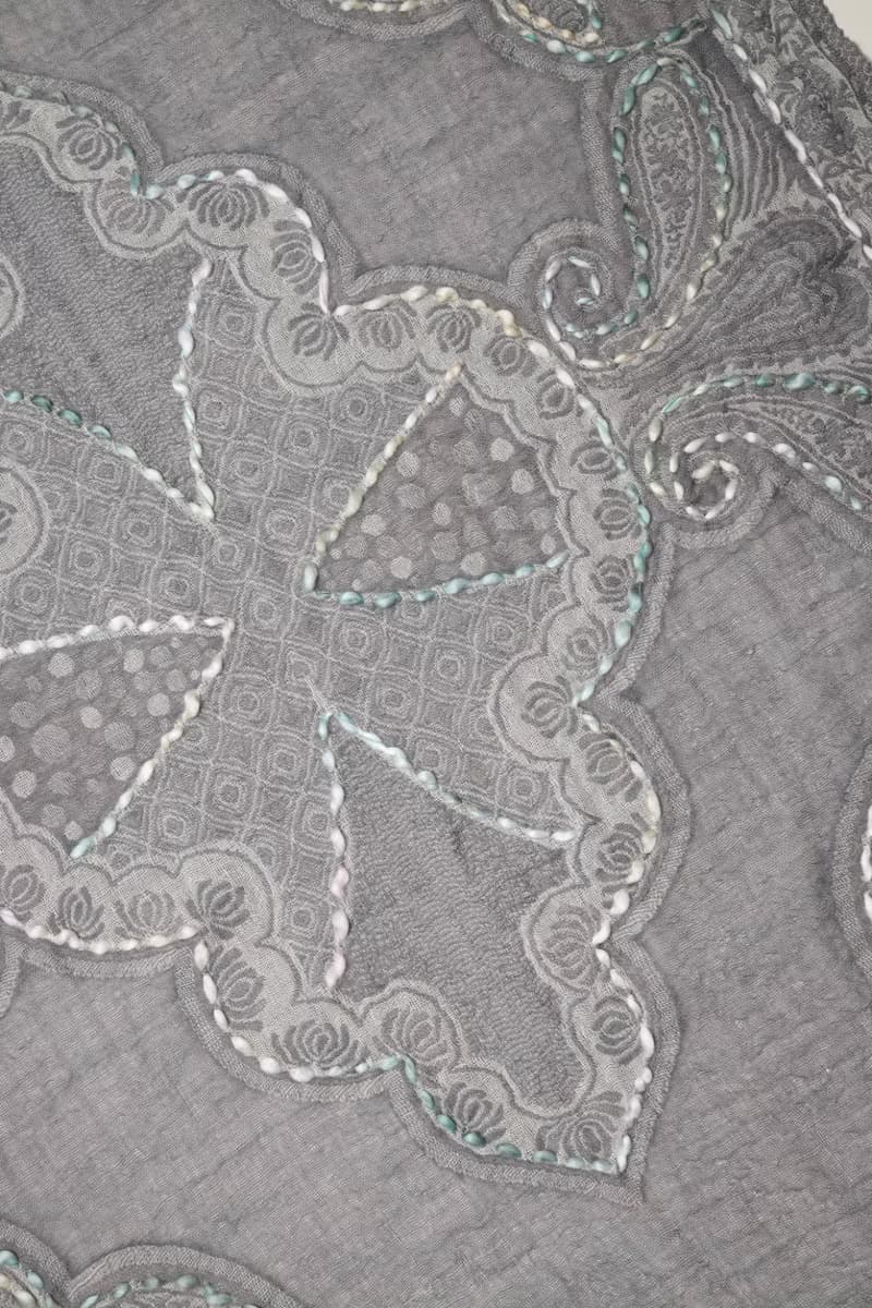 【精品禮盒】釘珠喀什米爾水煮羊毛刺繡圍巾披肩拼透紗藍珠灰紗