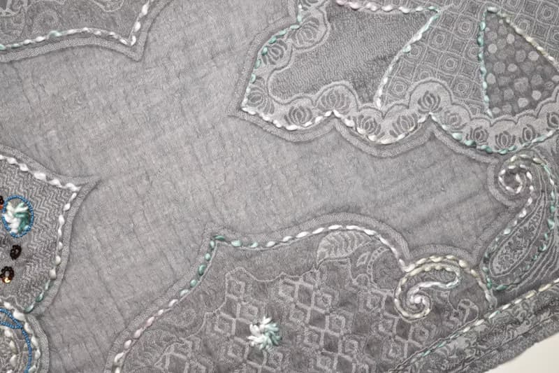 【精品禮盒】釘珠喀什米爾水煮羊毛刺繡圍巾披肩拼透紗藍珠灰紗