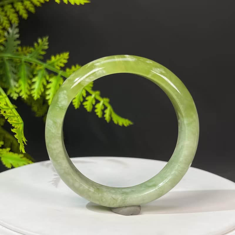 蛇紋玉手鐲53MM 青提奶蓋淡黃偏白岫玉手環 堅實溫潤 細膩圓融