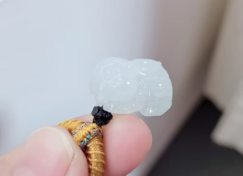 【親翠】天然翡翠 冰嬌爆水感毛流都雕出的安哥拉兔項鍊 | 生肖兔