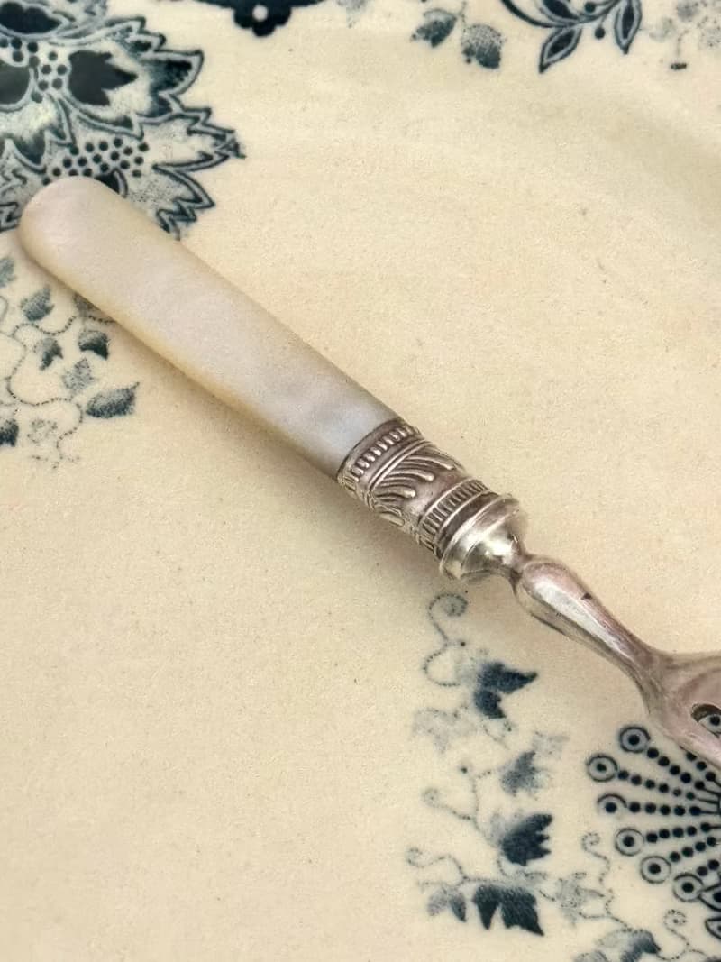 40151-古董珍珠母貝柄 鍍銀叉14.5cm