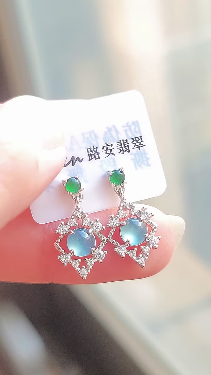 |財富女神耳環|A貨翡翠冰玻晴藍起杠蛋面4.7mm時尚精緻耳環