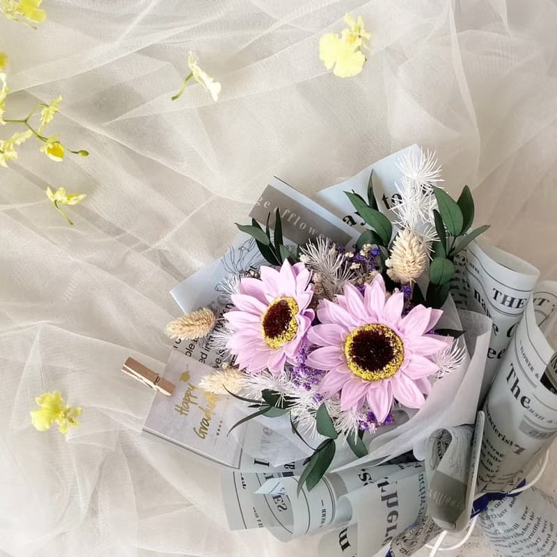 畢業花束 熱門款 淡香向日葵花束 歐風紫 畢業季 乾燥花 畢業禮物