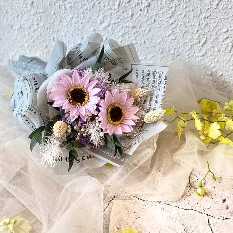 畢業花束 熱門款 淡香向日葵花束 歐風紫 畢業季 乾燥花 畢業禮物