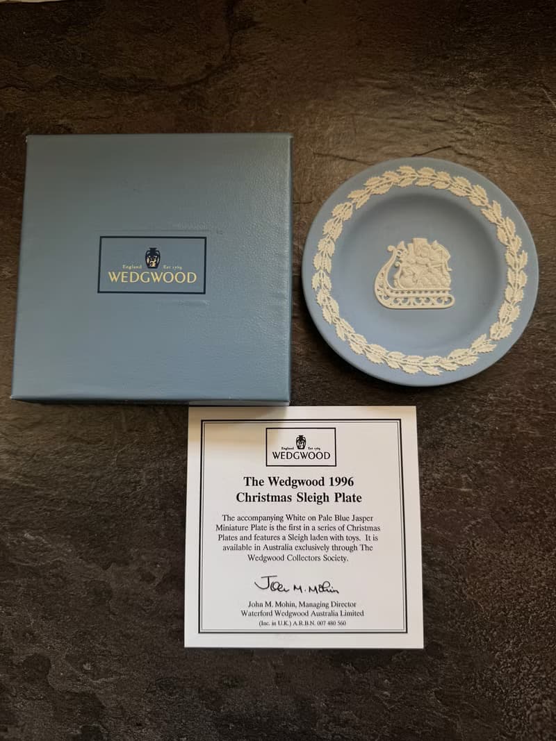 金銀寶貝  英國製經典瓷器 WEDGWOOD 1996藍白聖誕節盤子