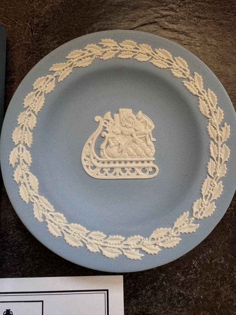 金銀寶貝  英國製經典瓷器 WEDGWOOD 1996藍白聖誕節盤子