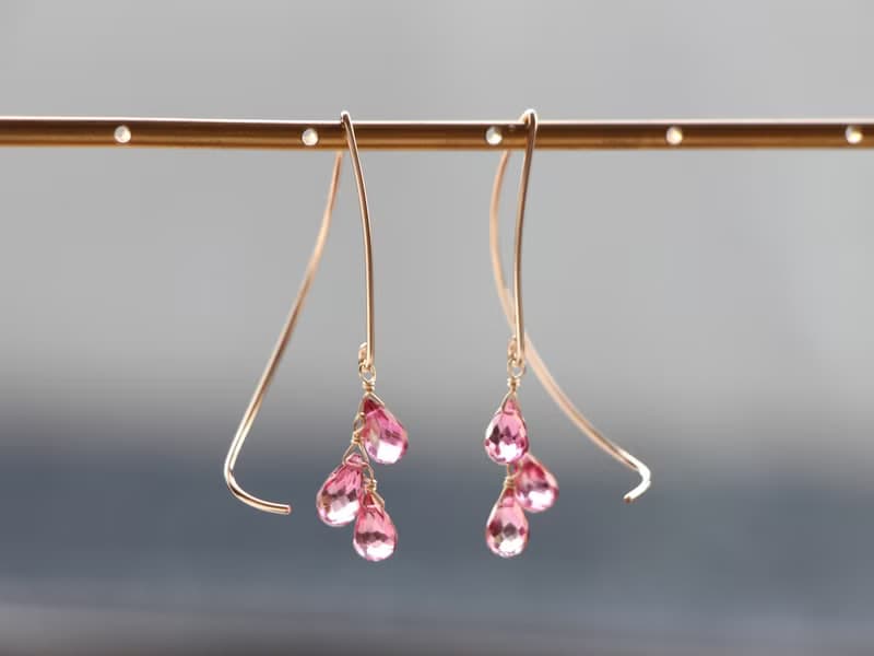 14kgf-pink mystic topaz half curl pierced earrings