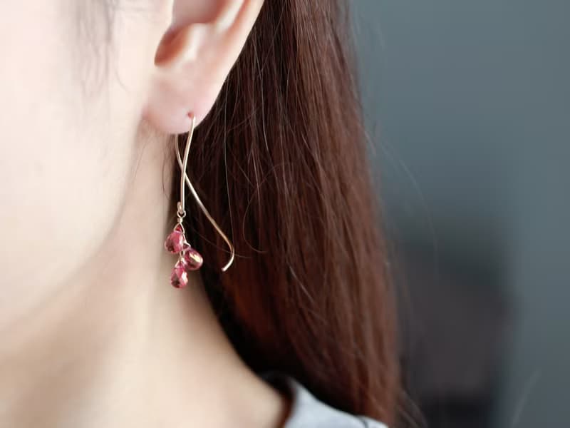 14kgf-pink mystic topaz half curl pierced earrings