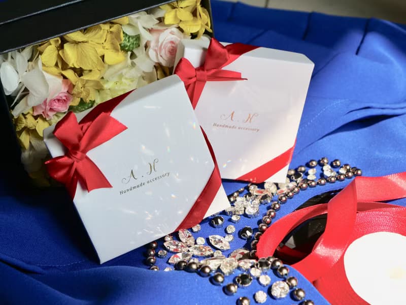 14kgf-pink mystic topaz half curl pierced earrings