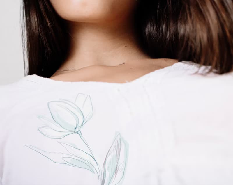 【數位】Flower line art, fine line poster, thin blue line, dried flower bouquet