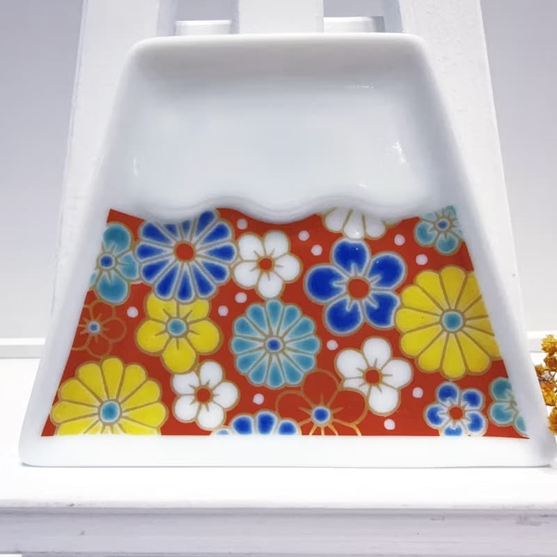 【九谷燒】青郊窯富士山造型盤-梅菊