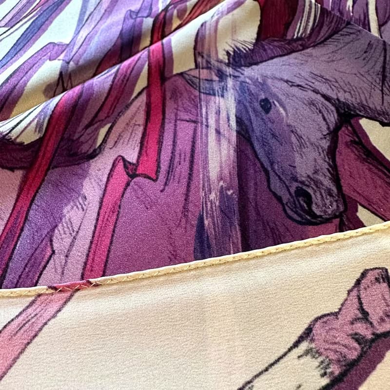 50cm角_silkscarf_ Feel the wind 柄のシルクスカーフ　ChristalART