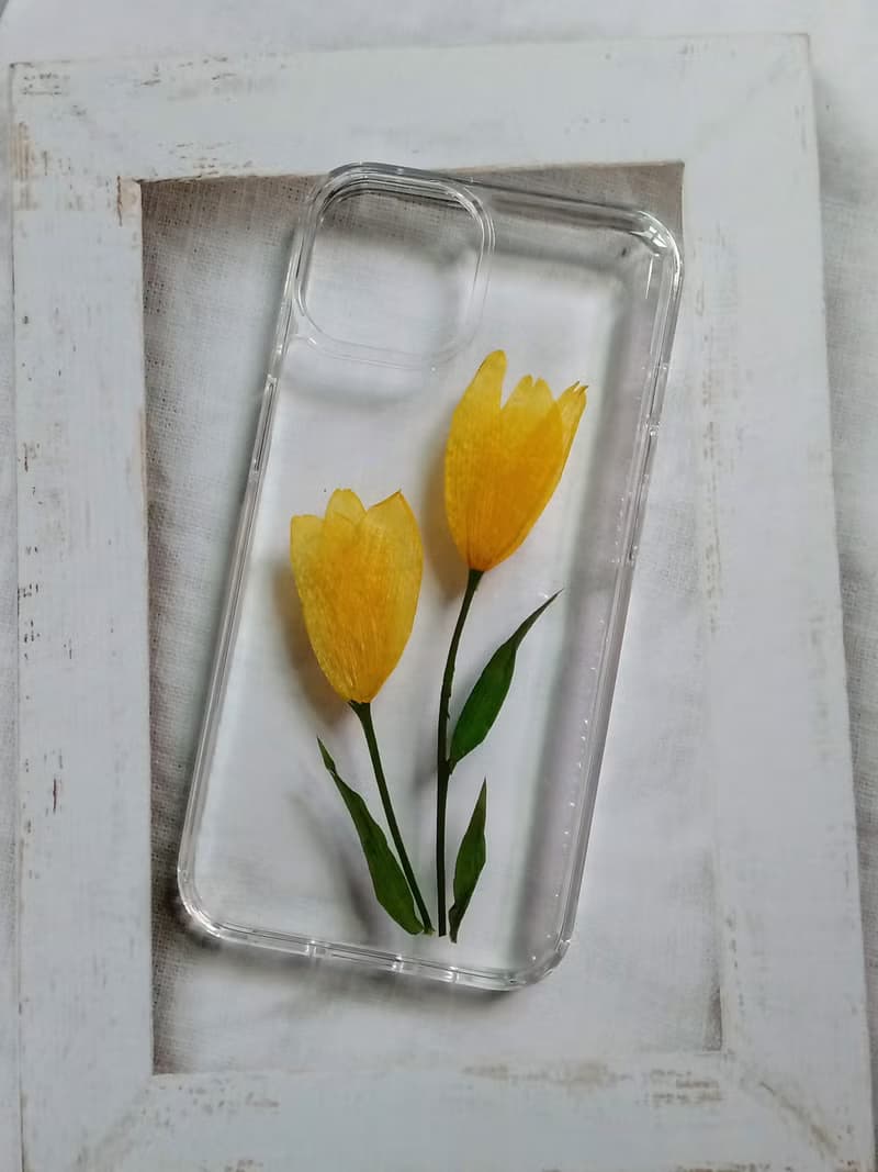 手作押花手機保護殼| iPhone 13 | 陽光下的花