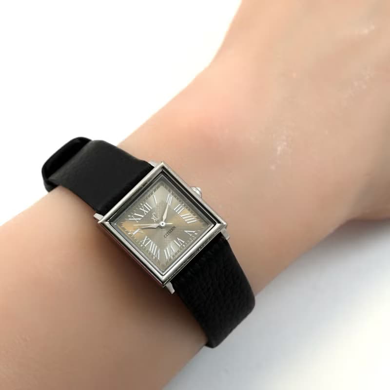 CITIZEN xc クロッシー 女性用腕時計 クォーツ スクエアフェイス ブラックレザーベルト ローマ数字インデックス シャンパンゴールド  手錶 古董錶