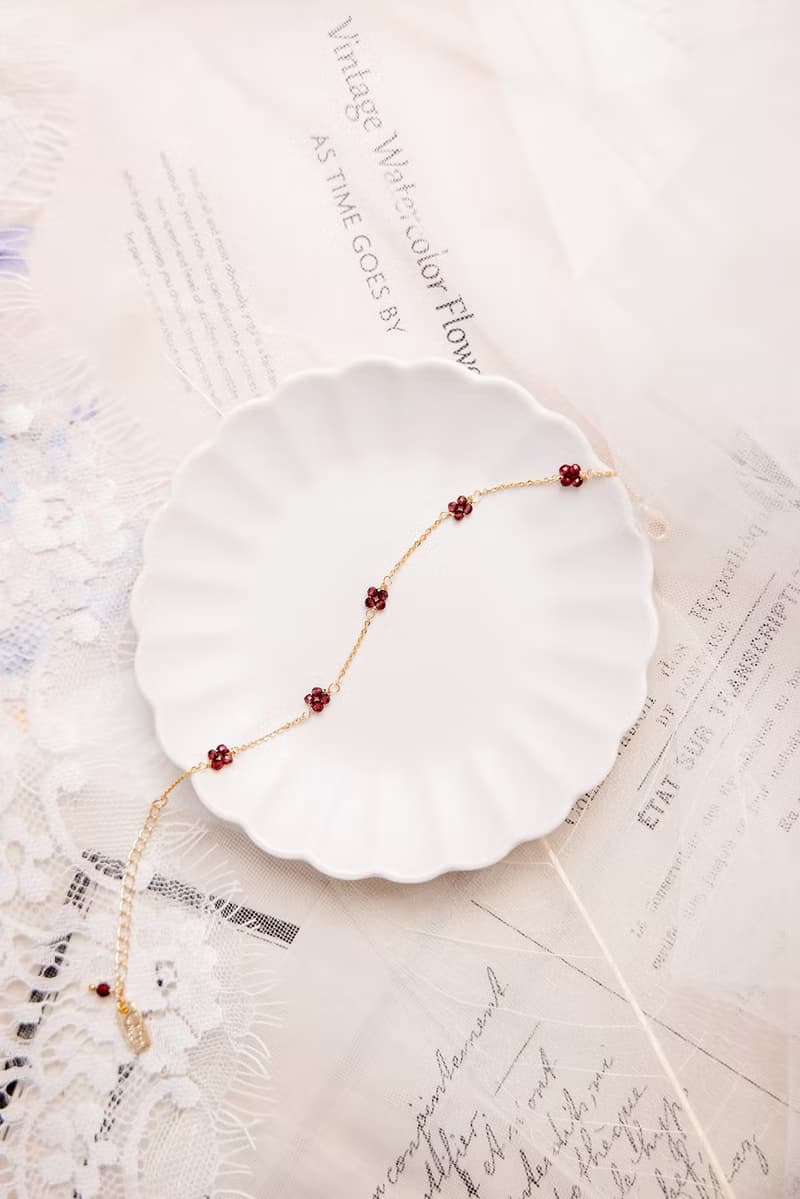 愛情 x 石榴石 誕生石 黃銅鍍18K【初見花語】手鍊