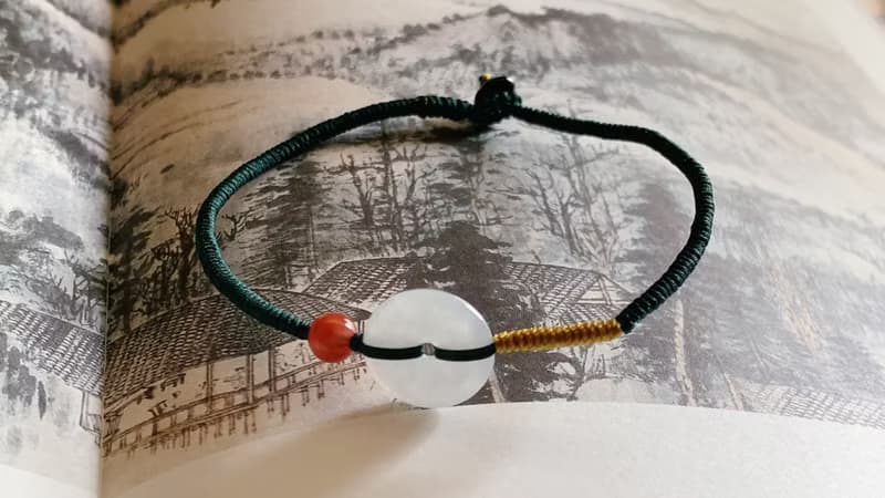 售完欣賞 楊柳依青。天然翡翠平安扣復古編織手鏈 南紅古風手繩