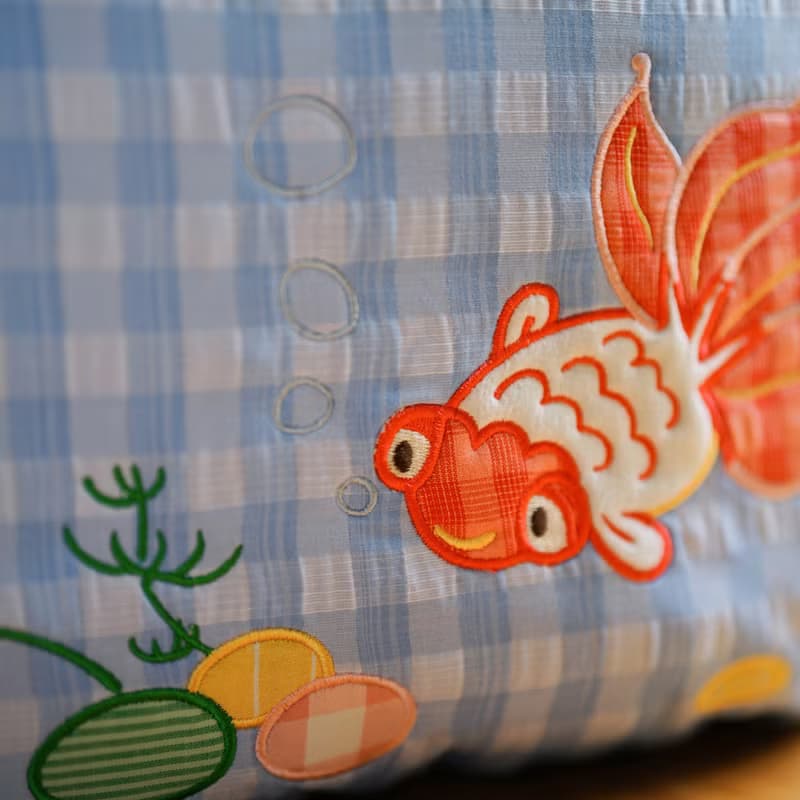 金魚魚缸 80s復古昭和可愛 金魚抱枕 刺繡布藝