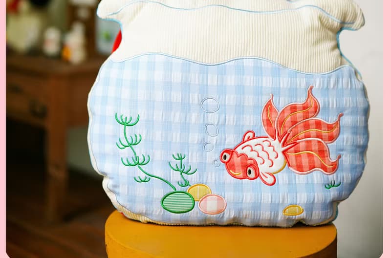 金魚魚缸 80s復古昭和可愛 金魚抱枕 刺繡布藝