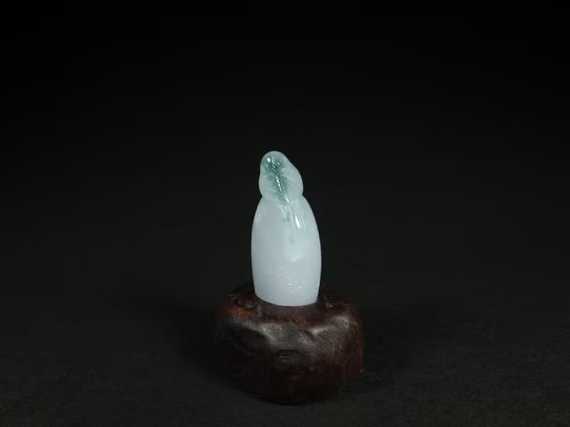 雕件 印紐系列-喜上眉梢(喜鵲) 花青種緬甸玉