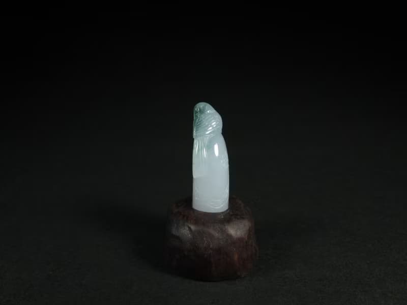 雕件 印紐系列-喜上眉梢(喜鵲) 花青種緬甸玉