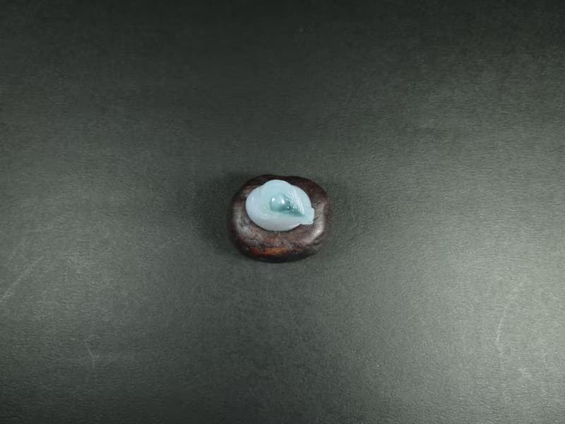 雕件 印紐系列-喜上眉梢(喜鵲) 花青種緬甸玉