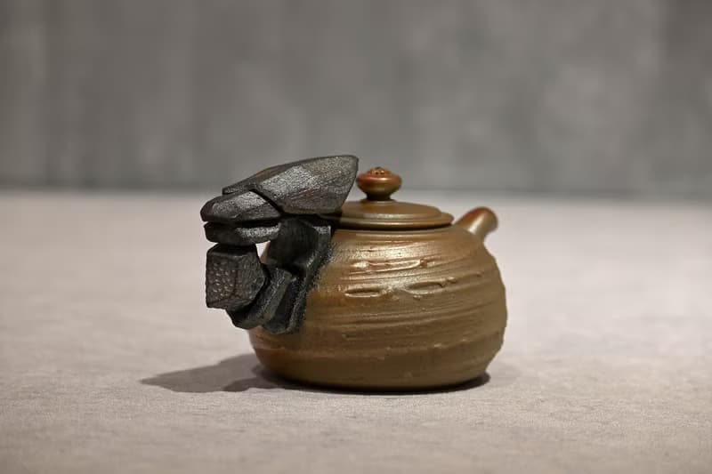 | 260cc | 柴燒造型正把壺 柴燒壺 茶壺 手作壺【臻麟陶藝】