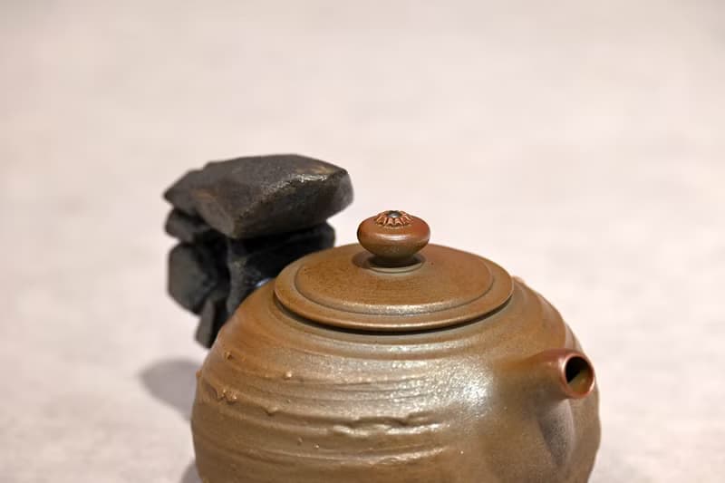 | 260cc | 柴燒造型正把壺 柴燒壺 茶壺 手作壺【臻麟陶藝】