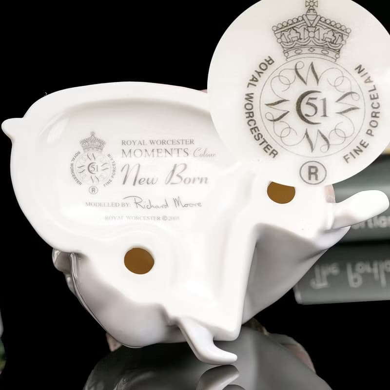 英國Royal Worcester 家人溫情 2005年精緻彩釉陶瓷雕塑瓷偶擺飾