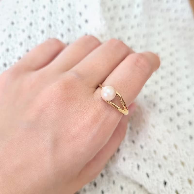 一粒アコヤパール 上品な槌目リング ゴールド / 送料無料 PY-289